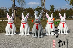 户外玻璃钢小兔子动物雕塑定制